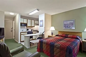 Dupont Suites - Louisville - St. Matthews